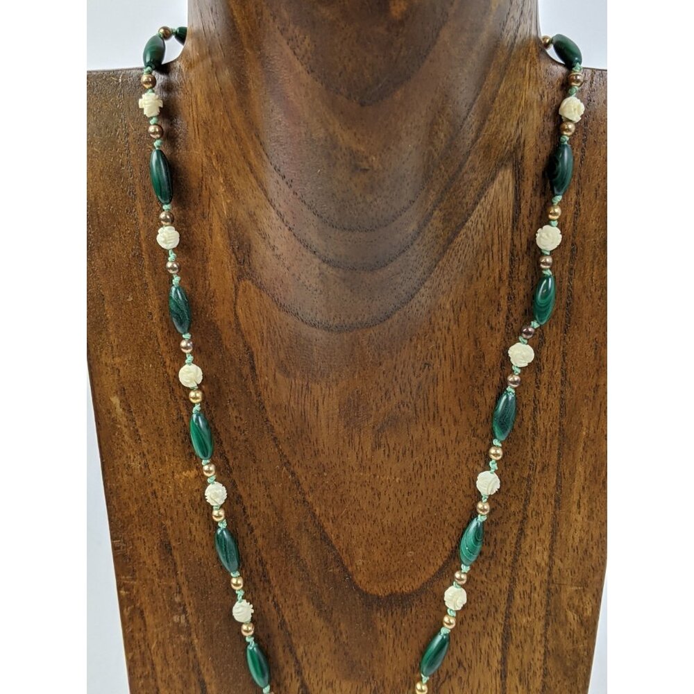 Vintage Mexican Folk Necklace Carved Hand Pendant w/ Malachite & Beads - Picture 3 of 12